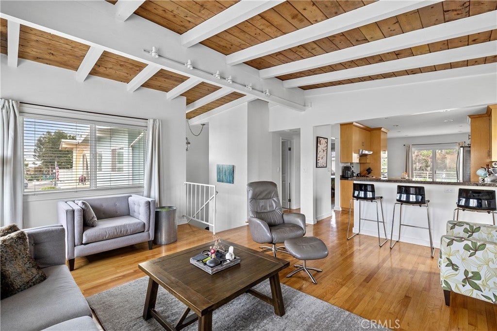 Photo of Listing #SB25180260