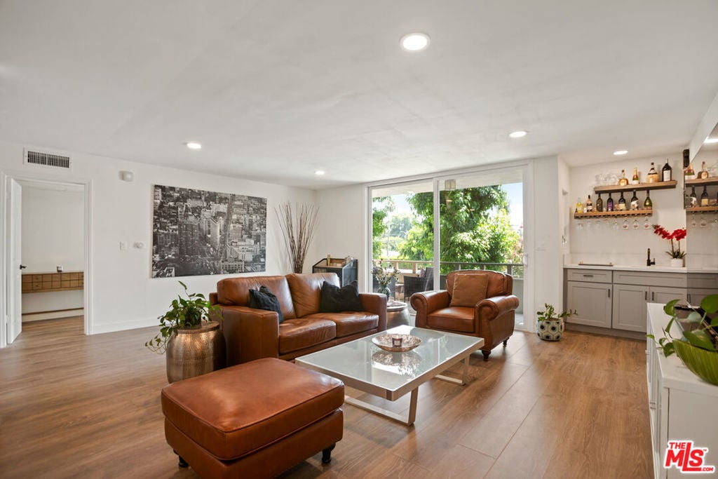 Photo of Listing #25577609