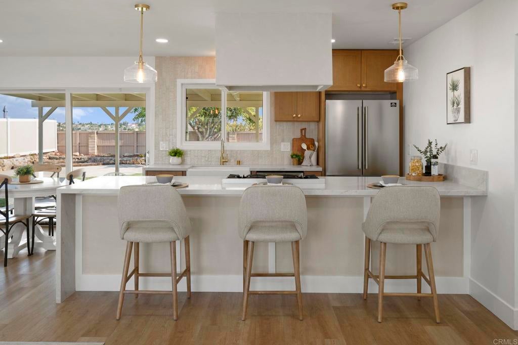 Photo of Listing #PTP2506192