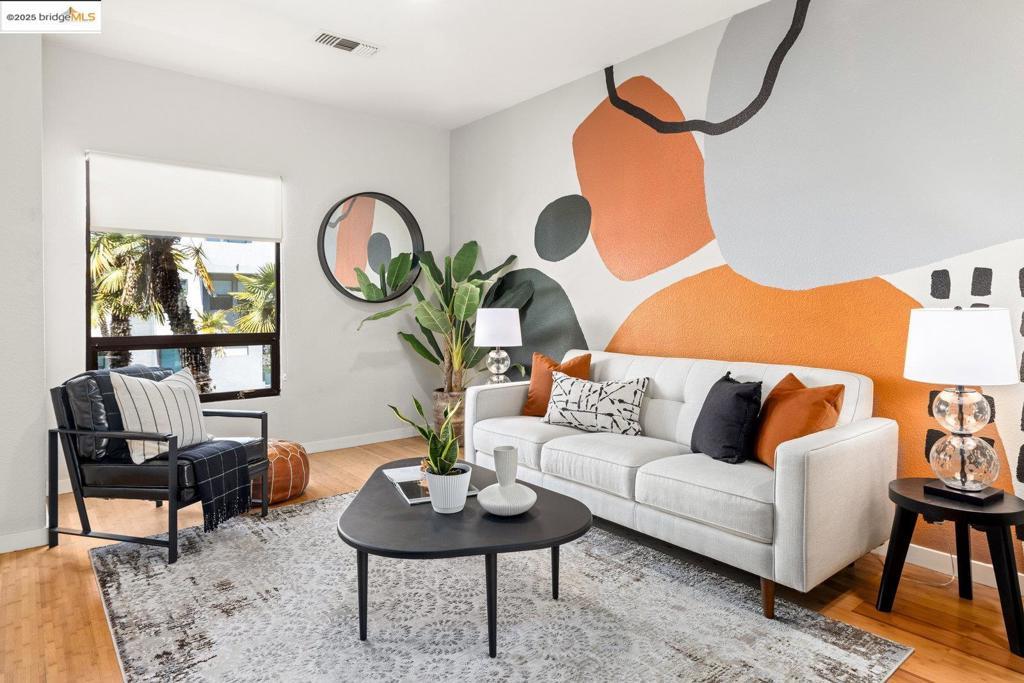 Photo of Listing #41108159