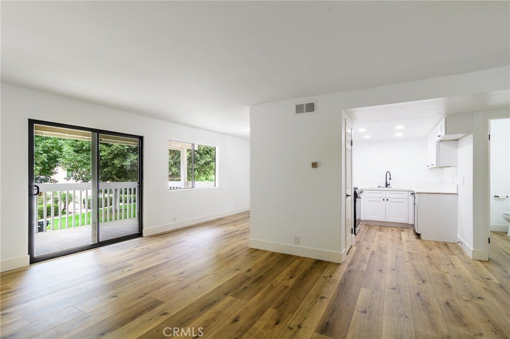 Photo of Listing #OC25180606