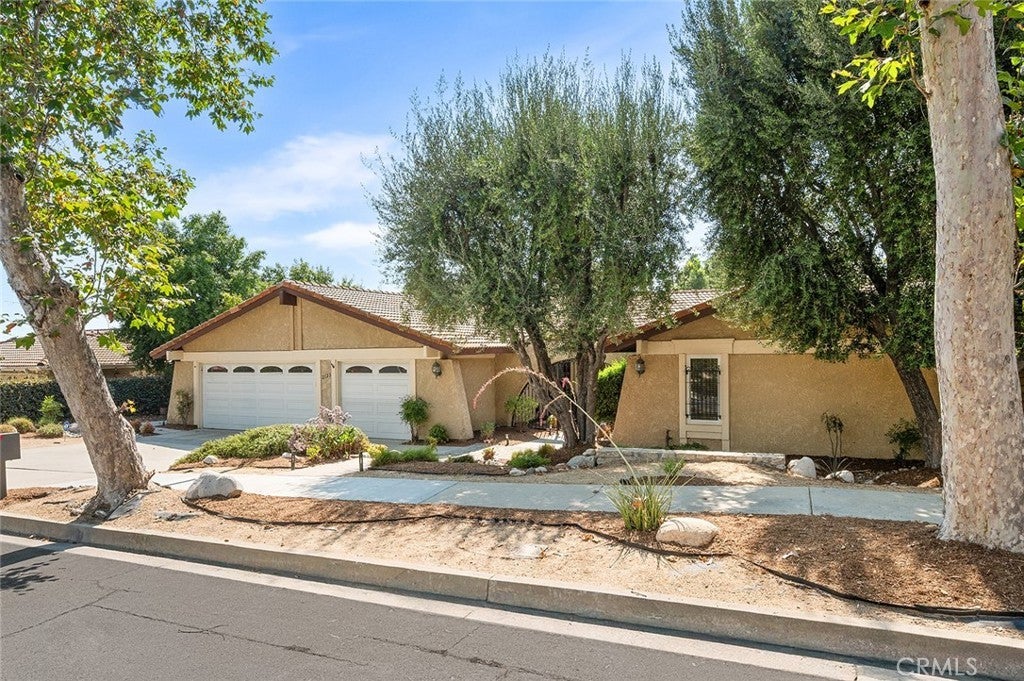 Photo of Listing #CV25183986