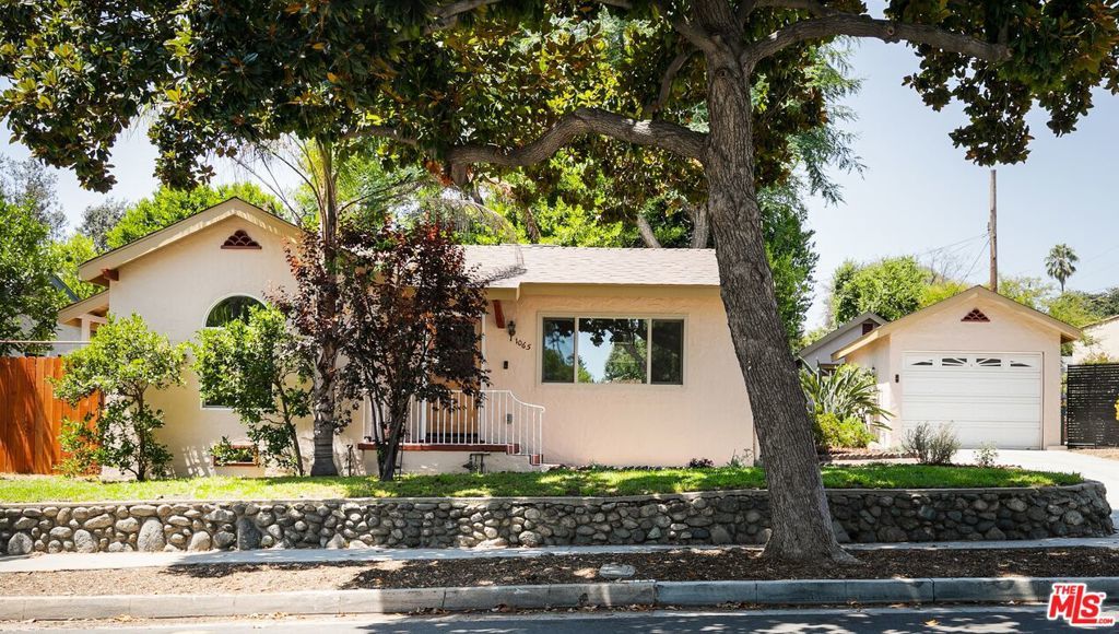 Photo of Listing #25561803