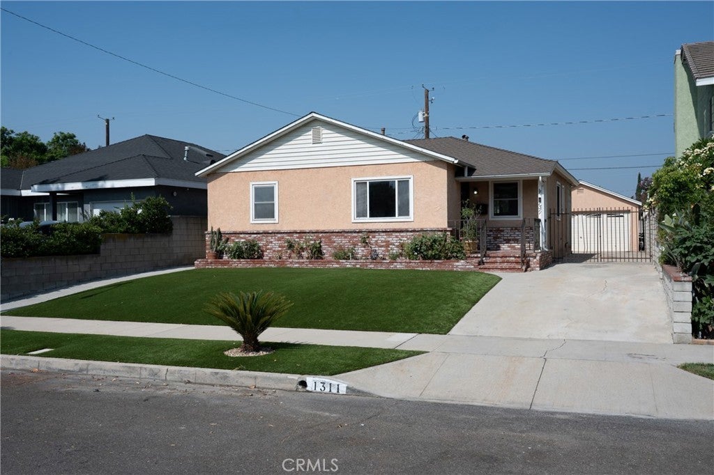 Photo of Listing #SR25180887