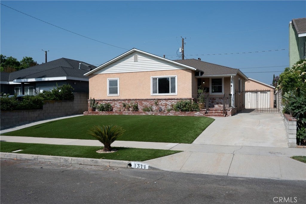 Photo of Listing #SR25180887