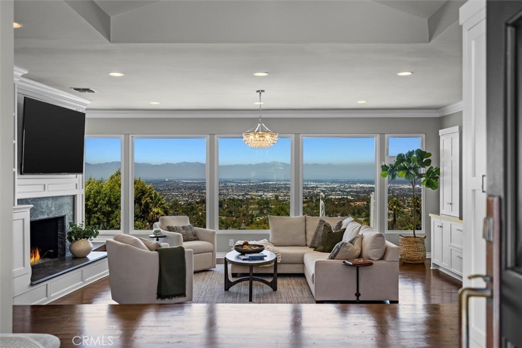 Photo of Listing #SB25146710