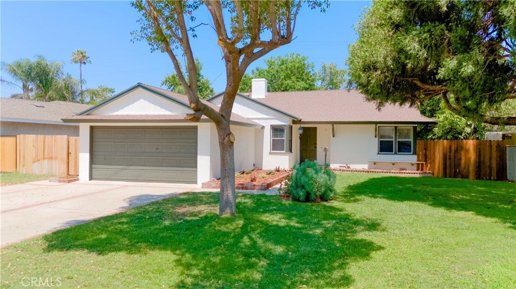 Photo of Listing #SR25182004