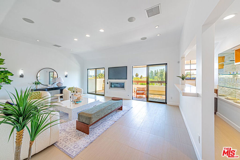 Photo of Listing #25574901