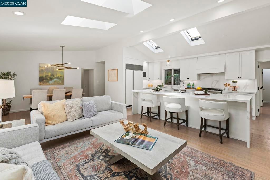 Photo of Listing #41108270