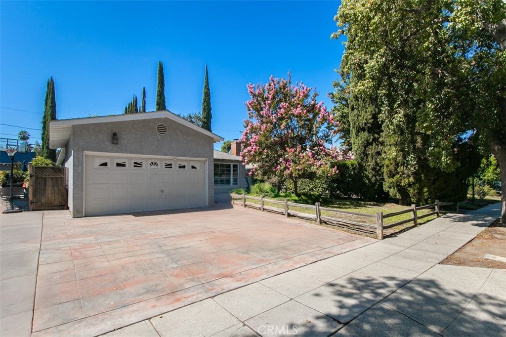 Photo of Listing #SR25183049