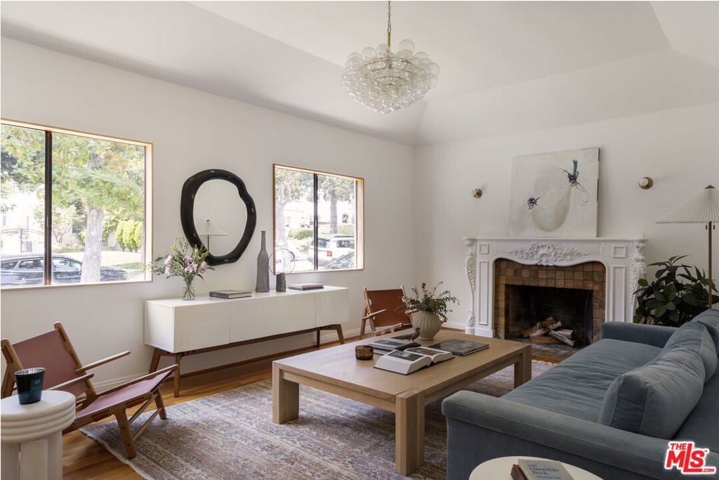 Photo of Listing #25578943