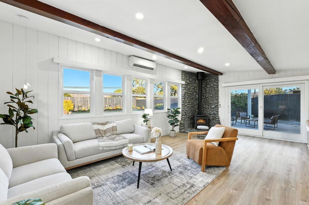 Photo of Listing #PTP2506237