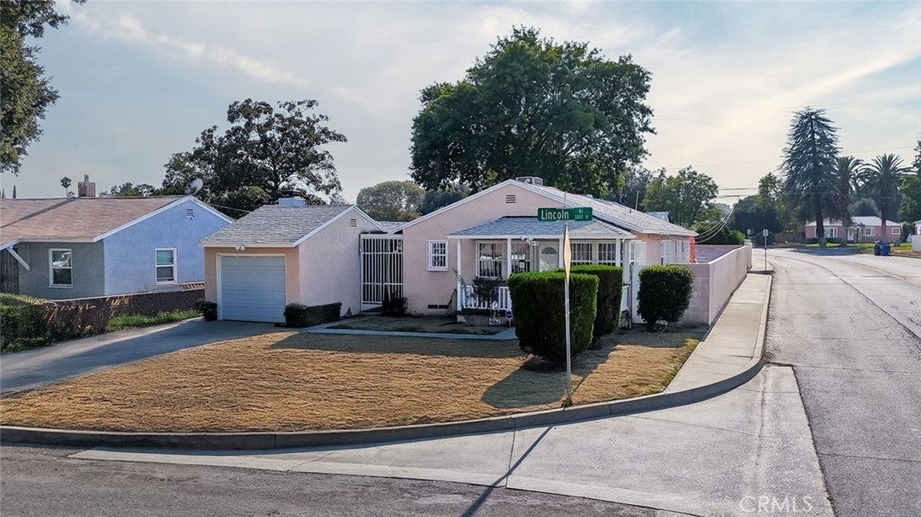 Photo of Listing #DW25180261