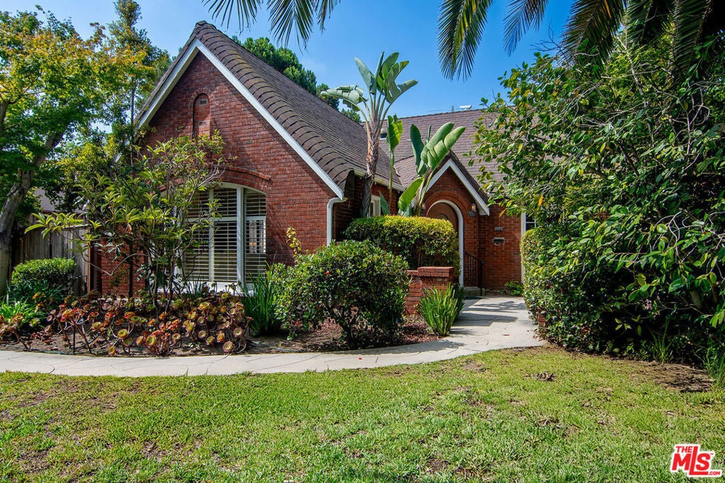 Photo of Listing #25579135