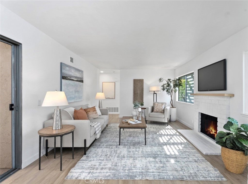 Photo of Listing #OC25184441