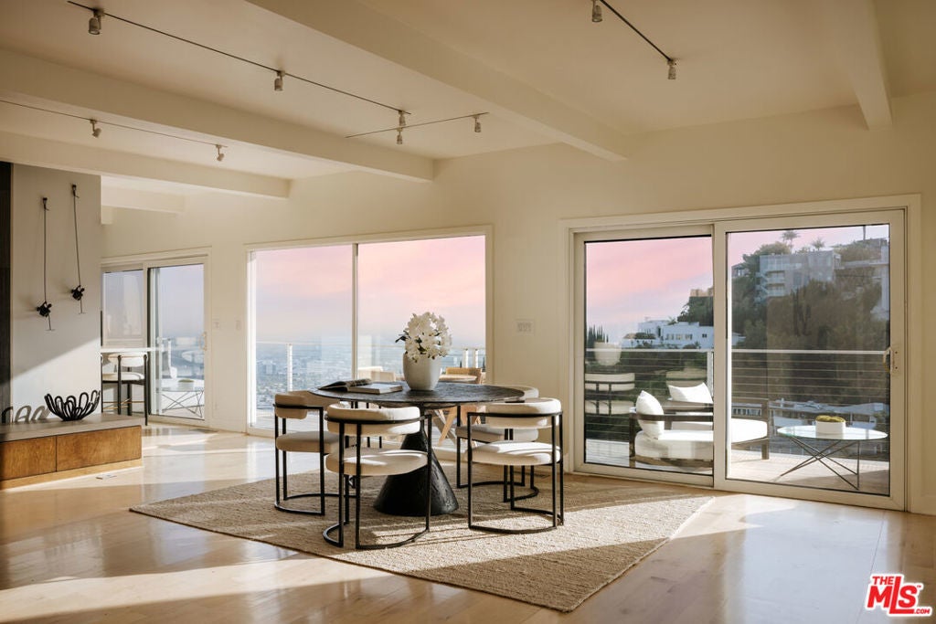 Photo of Listing #25574255