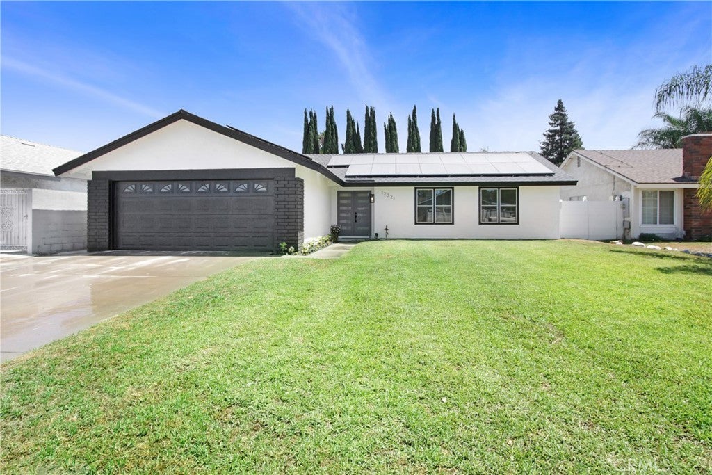 Photo of Listing #DW25185166