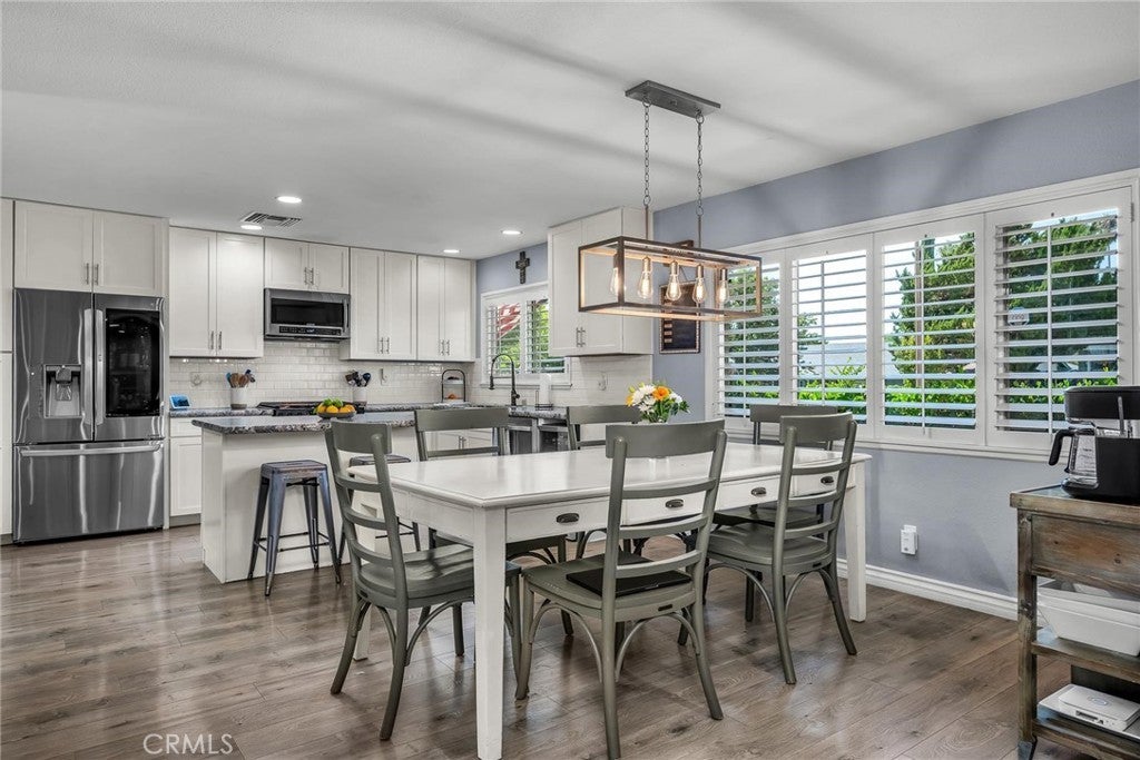 Photo of Listing #SR25185195