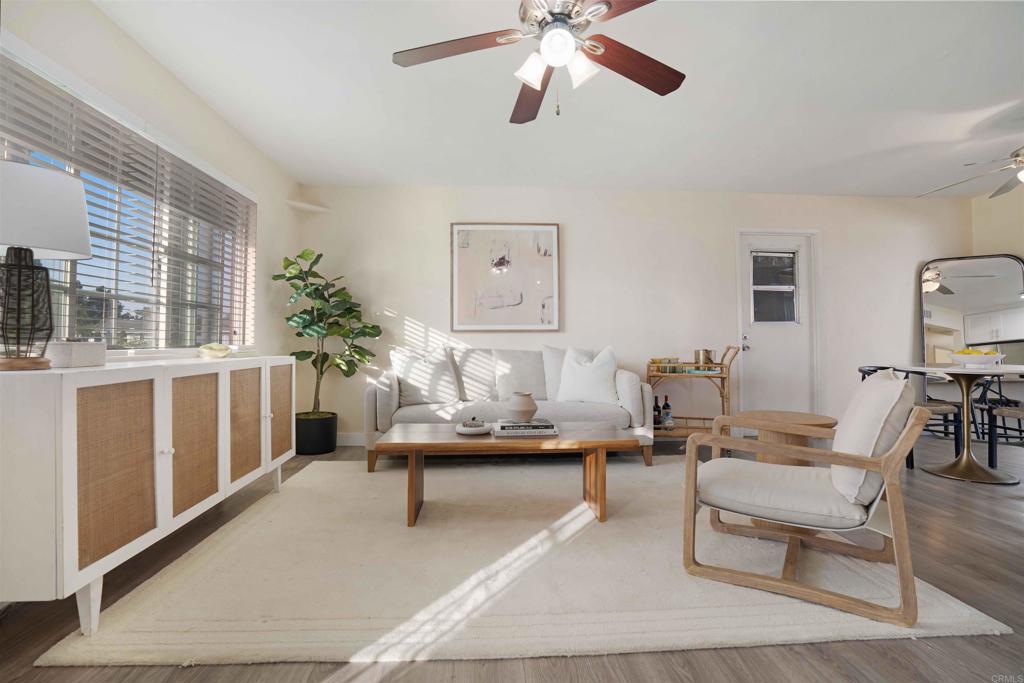 Photo of Listing #PTP2506273