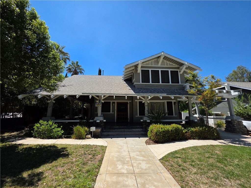 Photo of Listing #IV25185853