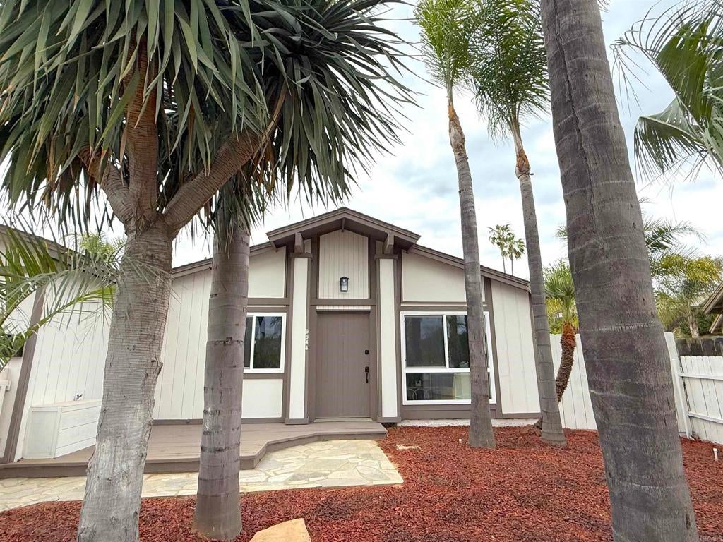 Photo of Listing #PTP2506277