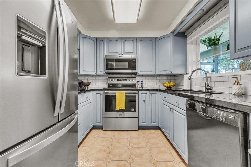 Photo of Listing #SB25184696