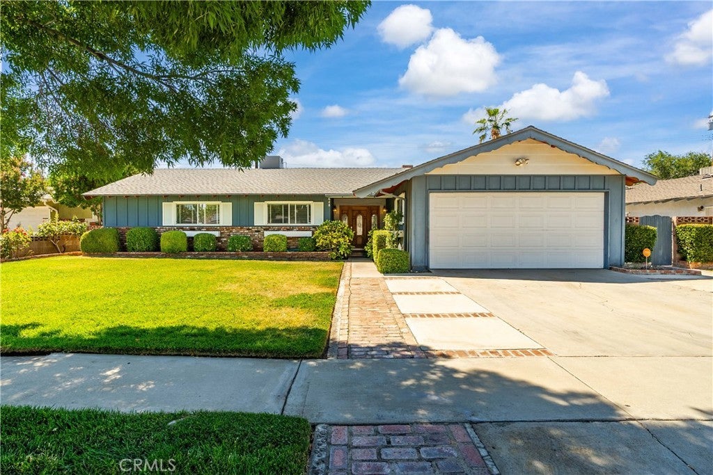 Photo of Listing #SR25186794