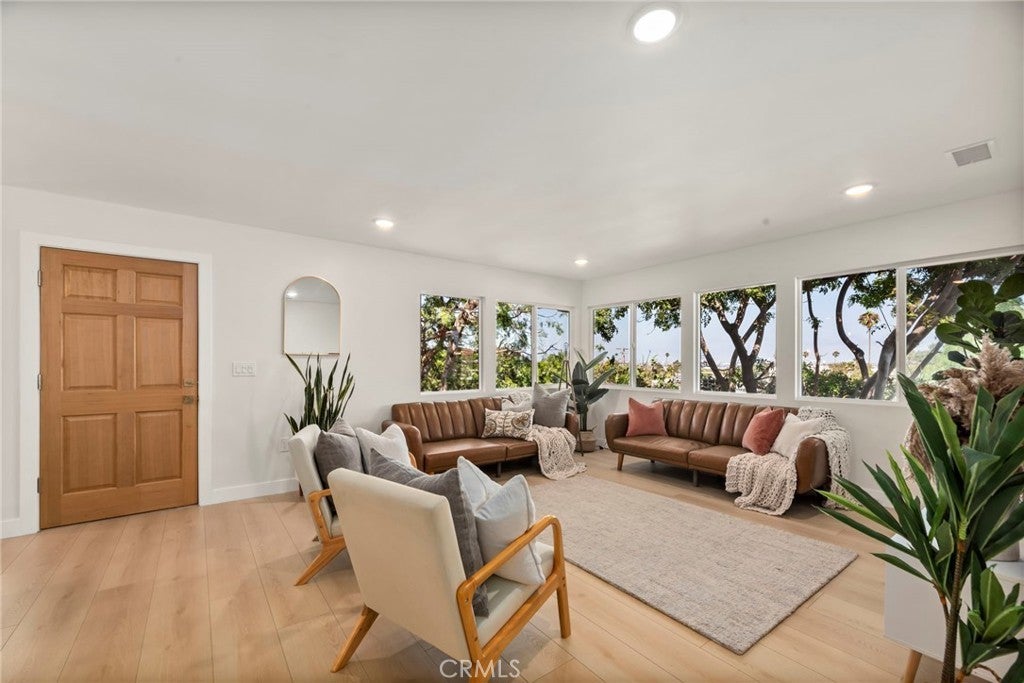 Photo of Listing #PW25186906