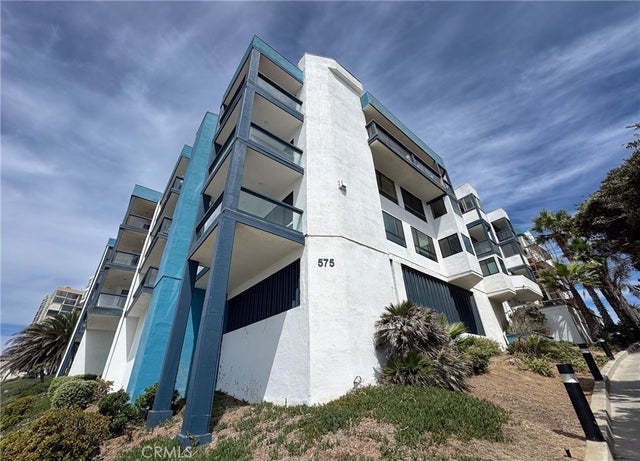 575 Esplanade 102, Redondo Beach.