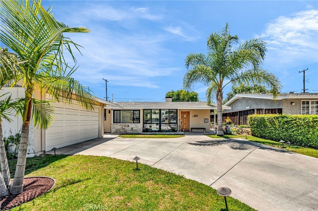 Photo of Listing #SB25187055