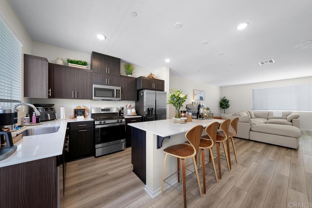 Photo of Listing #PTP2506311