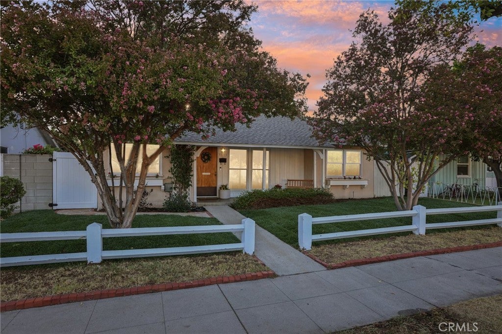 Photo of Listing #SR25187052