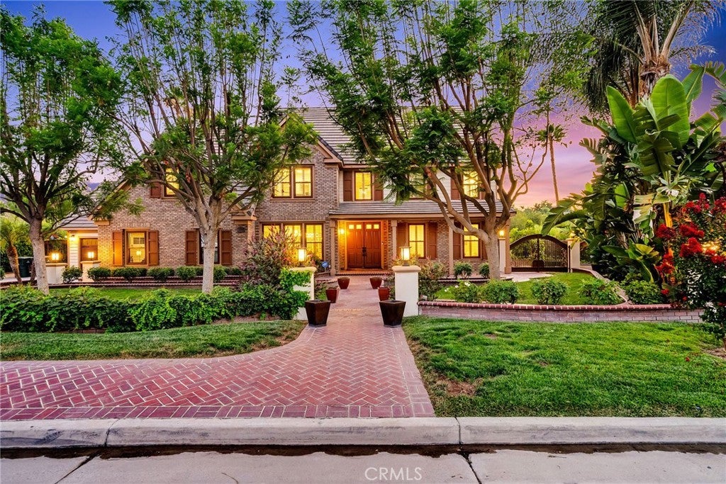 Photo of Listing #IV25184062