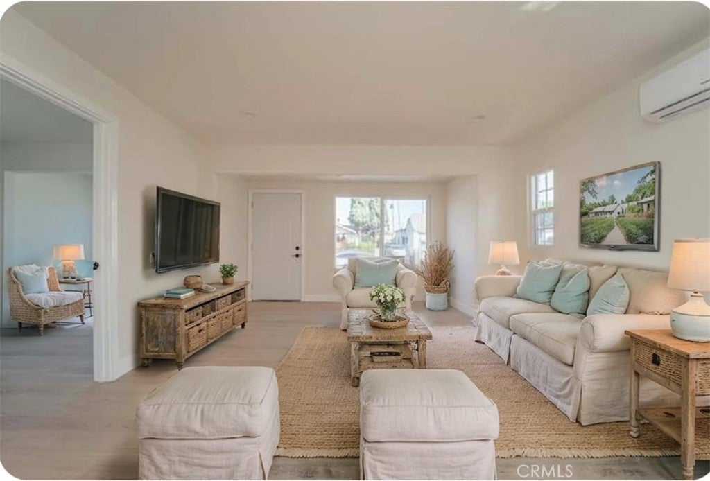 Photo of Listing #CV25187567