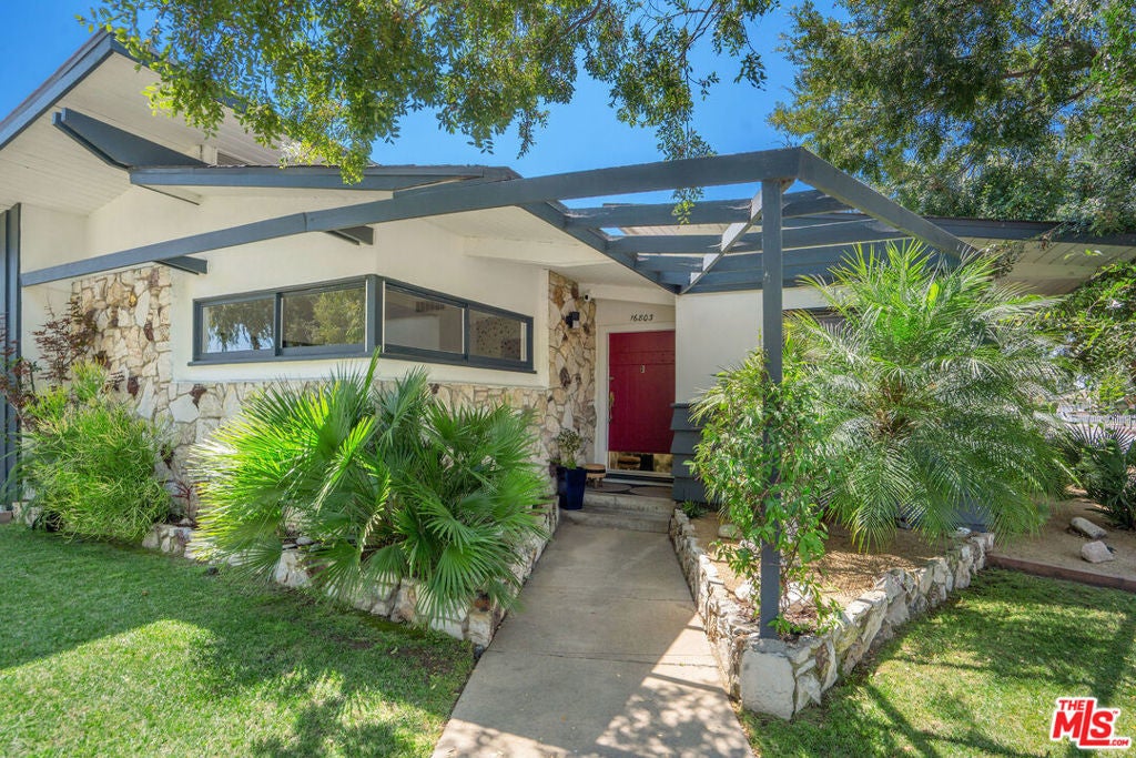 Photo of Listing #25580295