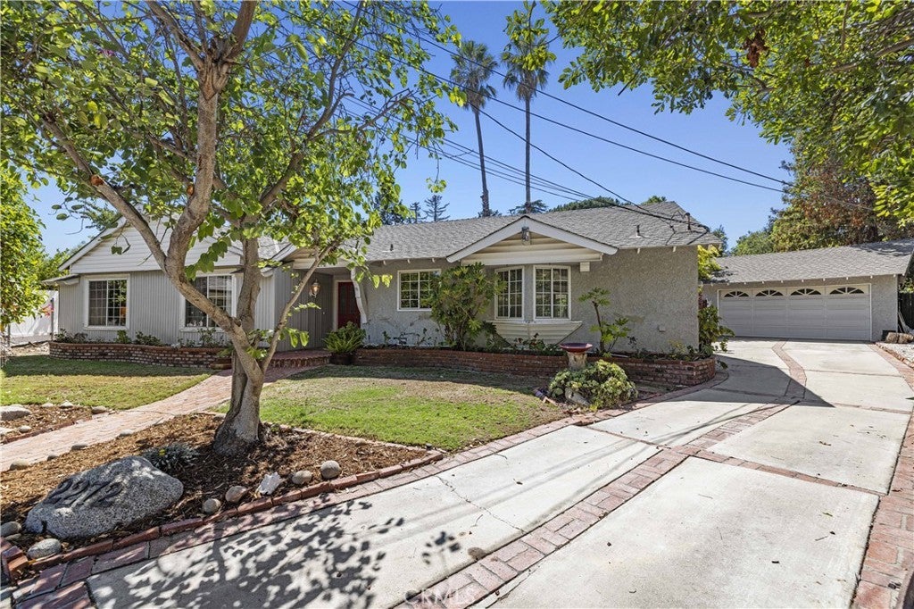 Photo of Listing #SR25186144