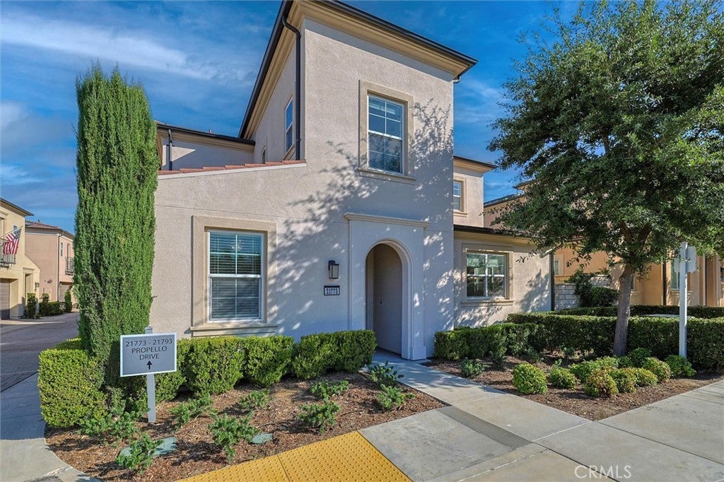 Photo of Listing #SR25187935