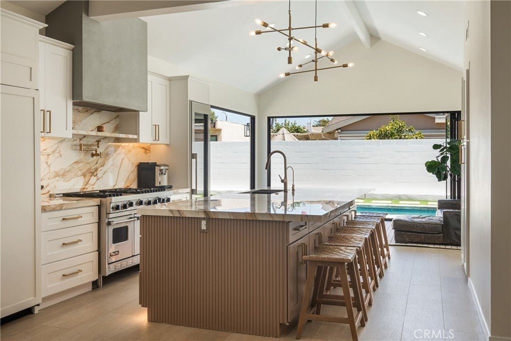 Photo of Listing #OC25188017