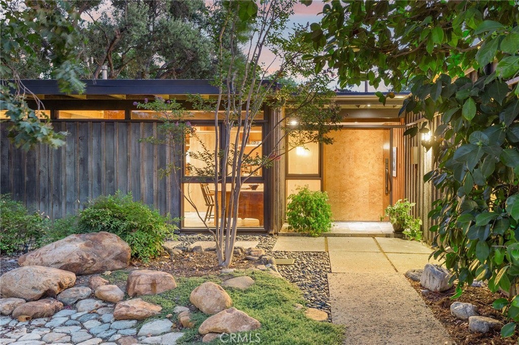 Photo of Listing #CV25187523