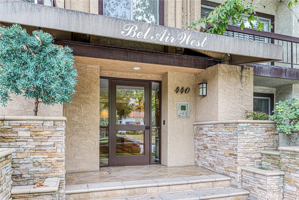 Photo of Listing #SR25188556