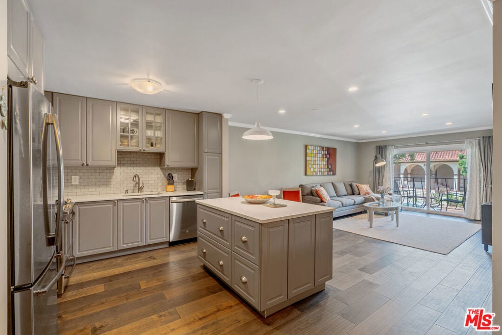 Photo of Listing #25581015