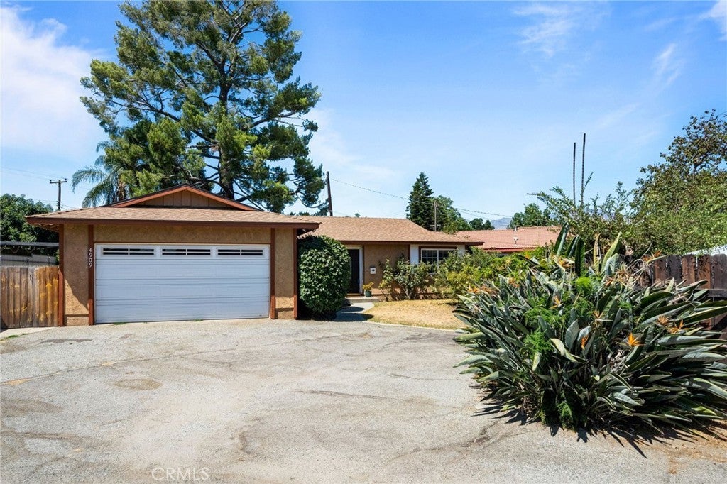 Photo of Listing #SR25188172