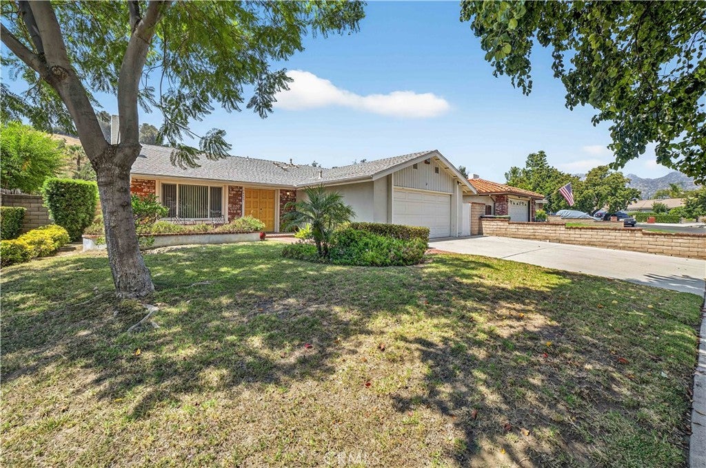 Photo of Listing #SR25182078