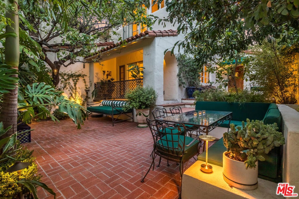 Photo of Listing #25580385