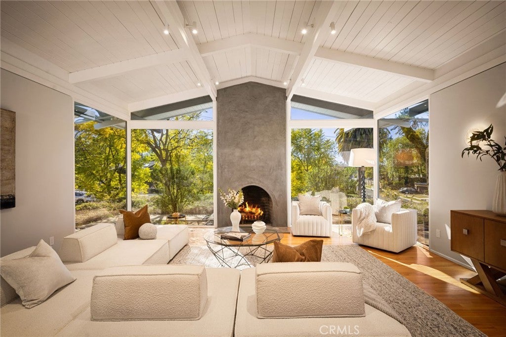 Photo of Listing #SR25189247