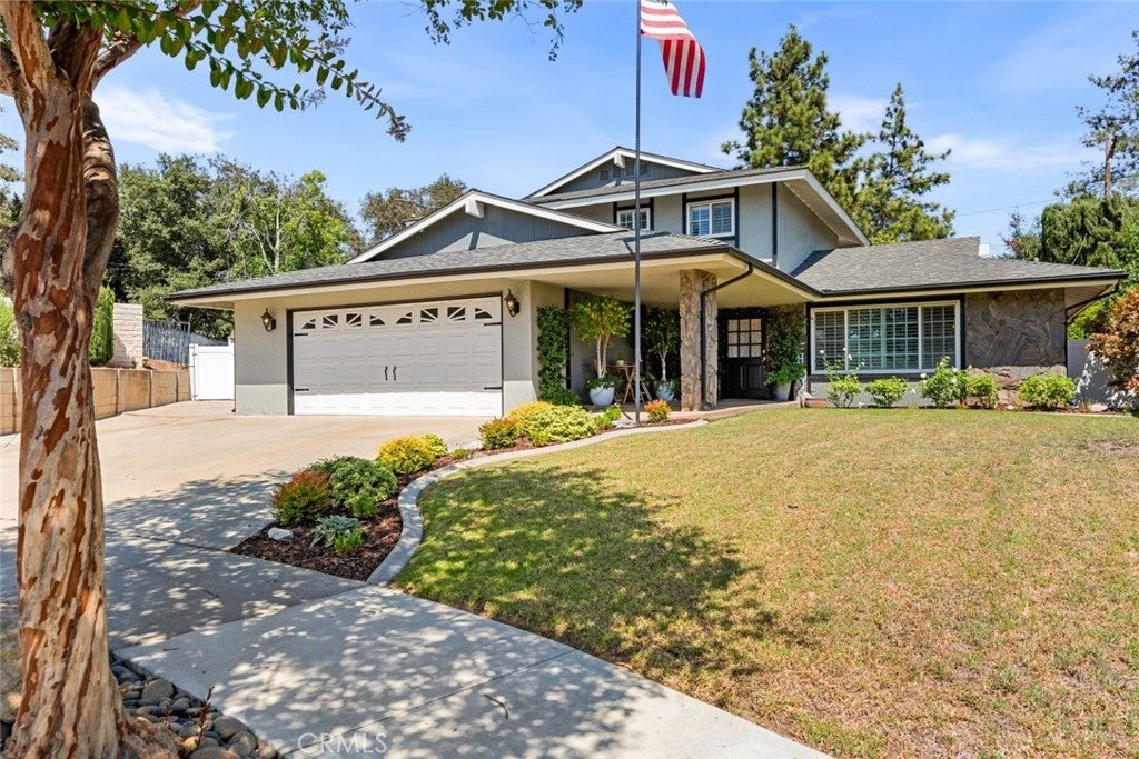 Photo of Listing #CV25188242