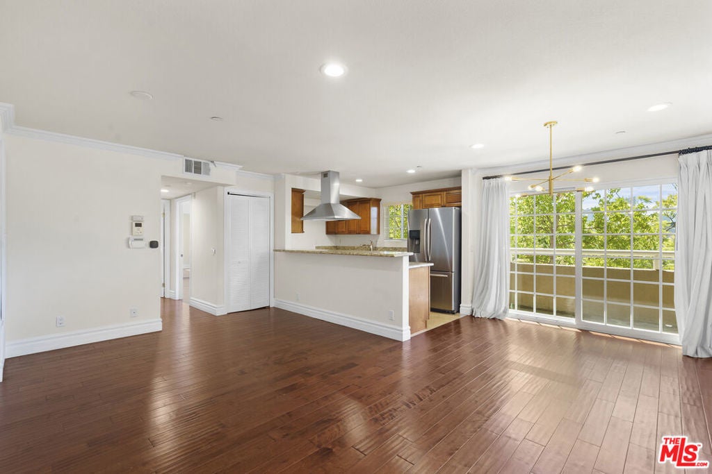 Photo of Listing #25581713