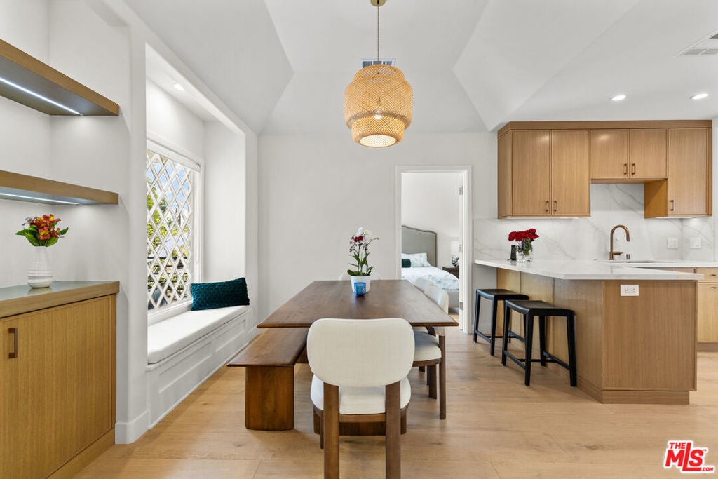 Photo of Listing #25581715