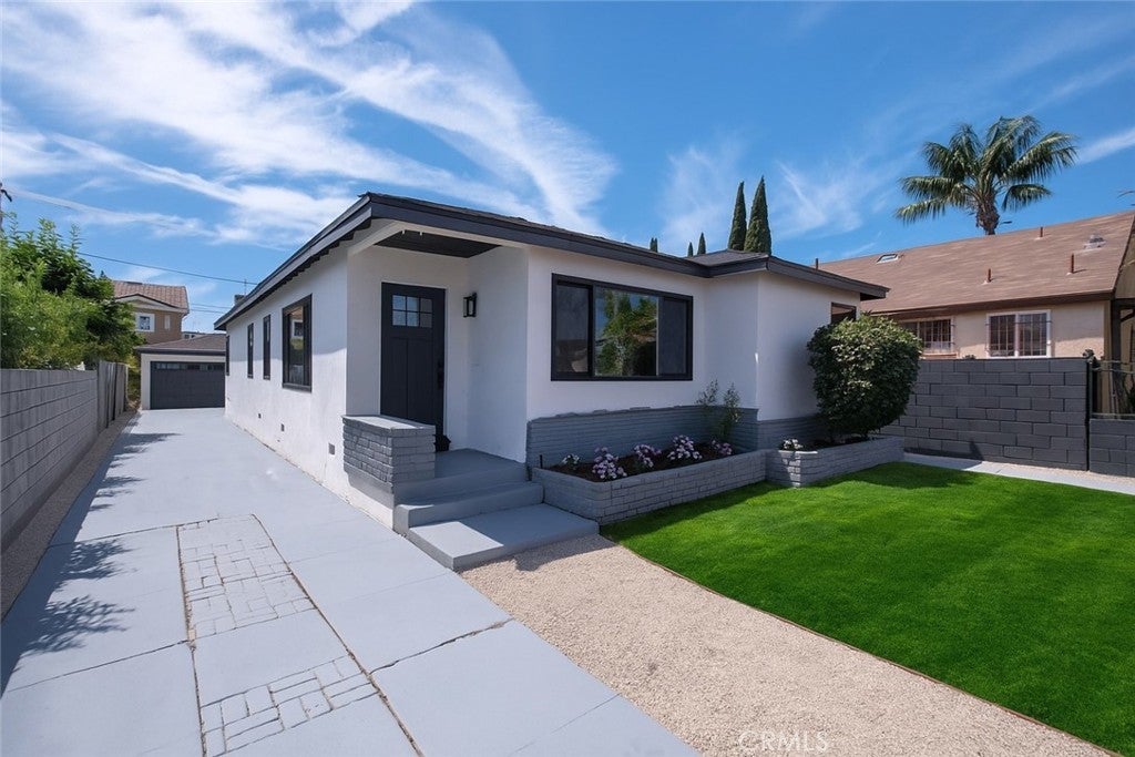 Photo of Listing #SB25189396