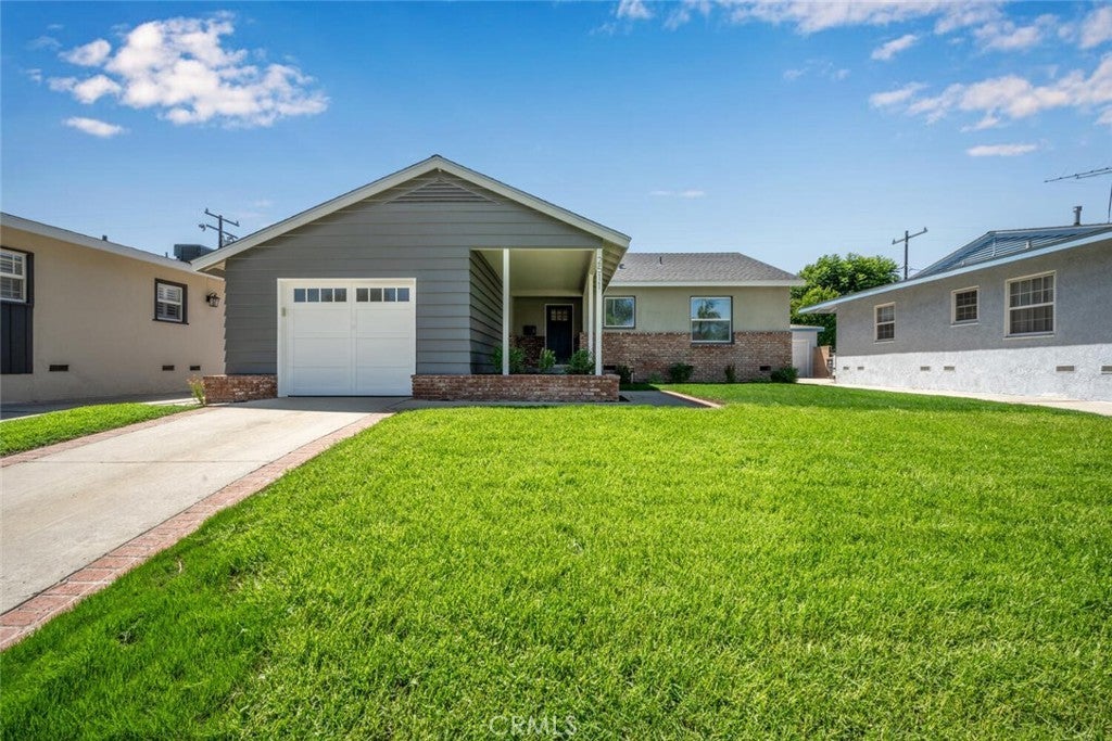 Photo of Listing #OC25187371